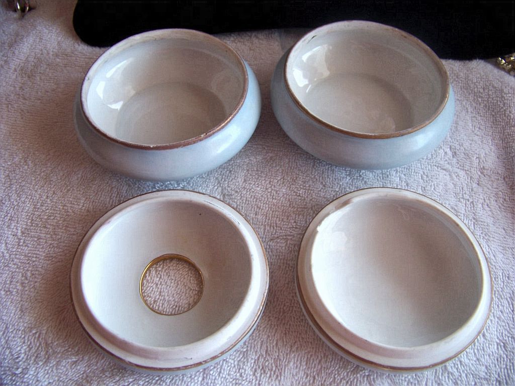 Antique, Zeh Scherzer & Co, Bavaria Hair Receiver & Powder Jar Hand, Roses Antique, Zeh Scherzer & Co, Bavaria Hair Receiver & Powder Jar Hand, Roses