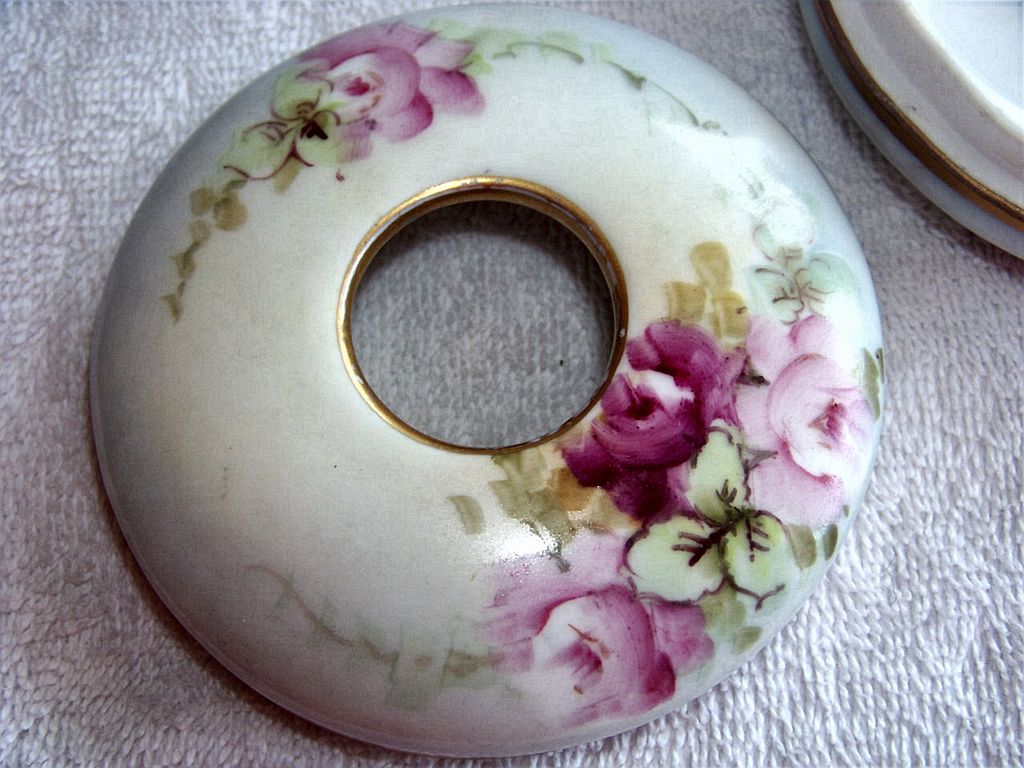 Antique, Zeh Scherzer & Co, Bavaria Hair Receiver & Powder Jar Hand, Roses Antique, Zeh Scherzer & Co, Bavaria Hair Receiver & Powder Jar Hand, Roses