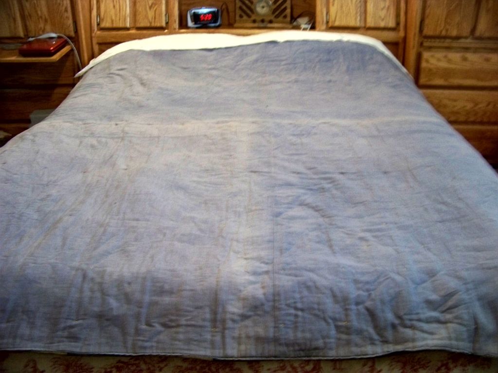 Vintage Homemade Wool Patch Quilt, W liner Vintage Homemade Wool Patch Quilt, W liner