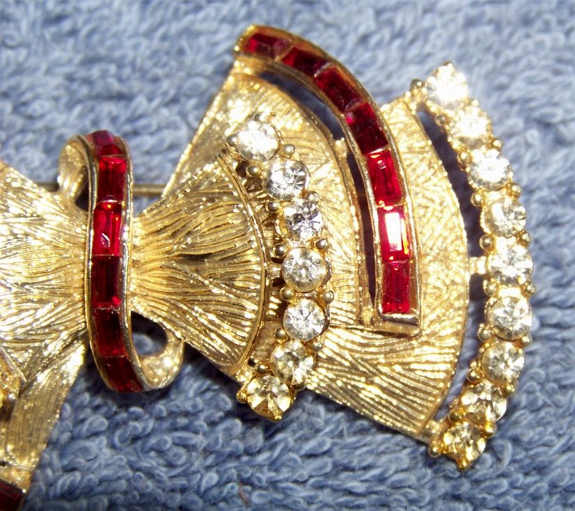 Coro Collar Brooch Pin, Red & White Rhinestones Coro Collar Brooch Pin, Red & White Rhinestones