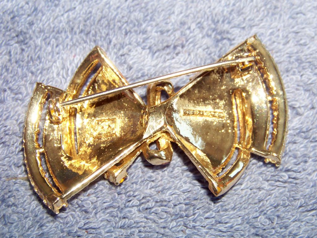 Coro Collar Brooch Pin, Red & White Rhinestones Coro Collar Brooch Pin, Red & White Rhinestones
