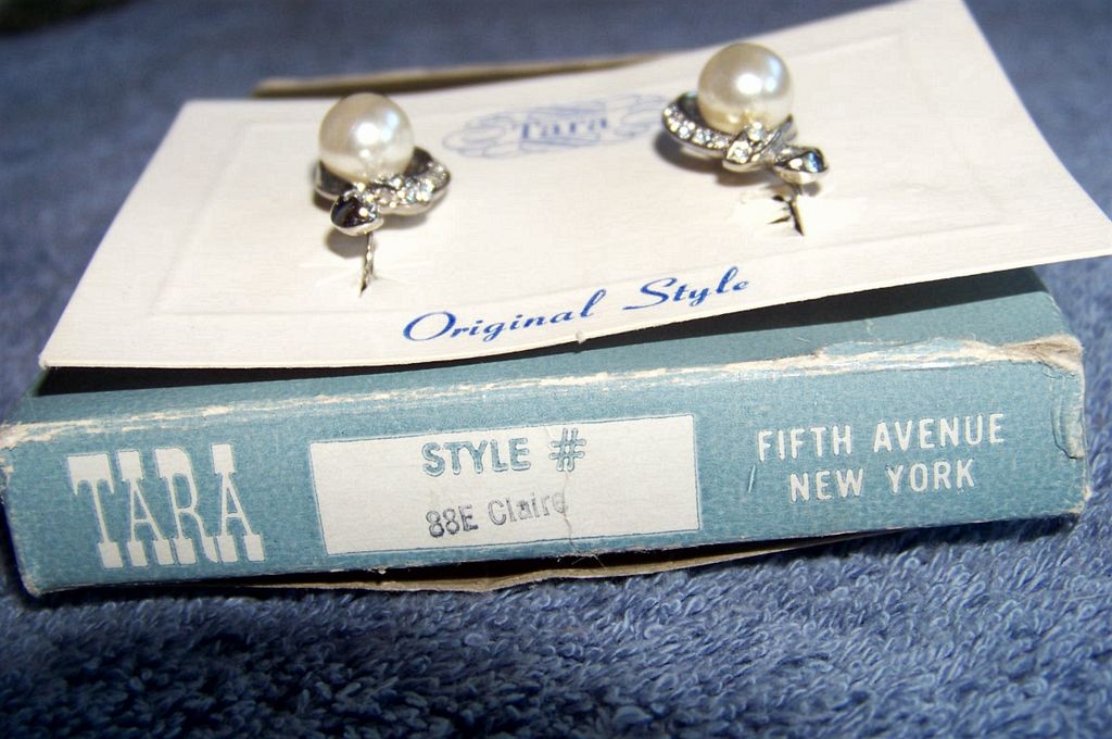 Tara, New York, Rhinestone & Faux Pearl Clip Earrings In Box Tara, New York, Rhinestone & Faux Pearl Clip Earrings In Box