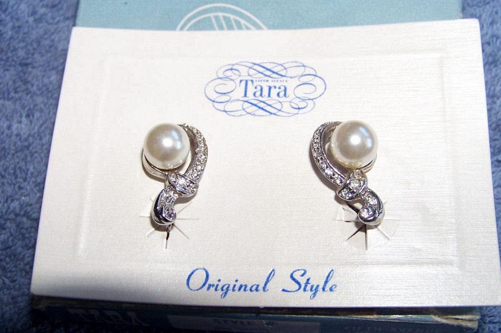 Tara, New York, Rhinestone & Faux Pearl Clip Earrings In Box Tara, New York, Rhinestone & Faux Pearl Clip Earrings In Box