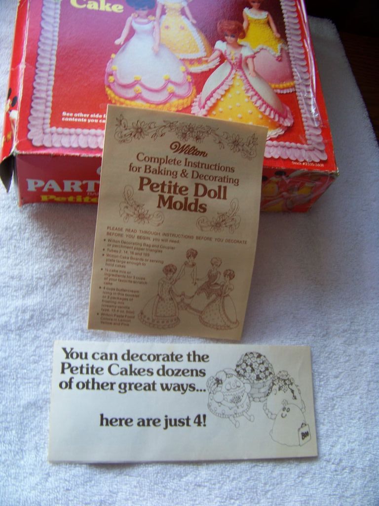 1971 Wilton Party Pan Set, Petite Doll Cakes W Dolls Mold Barbie 1971 Wilton Party Pan Set, Petite Doll Cakes W Dolls Mold Barbie