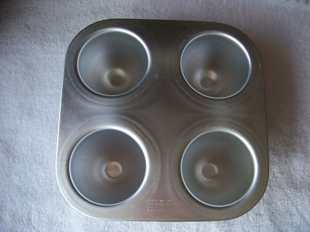1971 Wilton Party Pan Set, Petite Doll Cakes W Dolls Mold Barbie 1971 Wilton Party Pan Set, Petite Doll Cakes W Dolls Mold Barbie