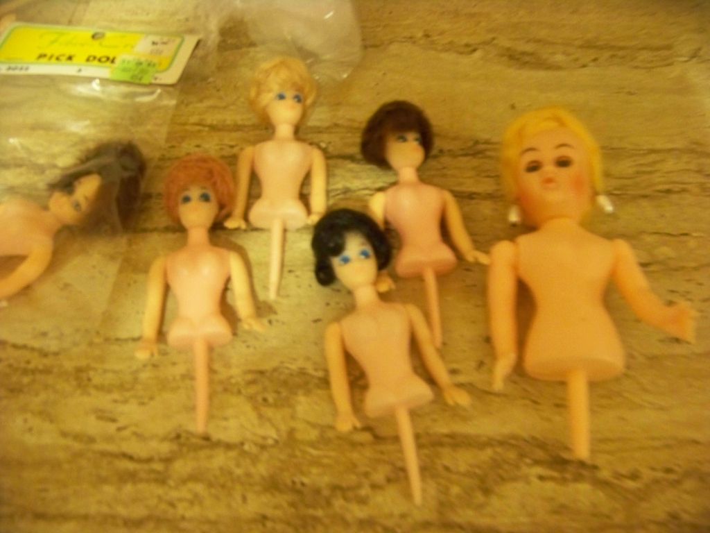 1971 Wilton Party Pan Set, Petite Doll Cakes W Dolls Mold Barbie 1971 Wilton Party Pan Set, Petite Doll Cakes W Dolls Mold Barbie