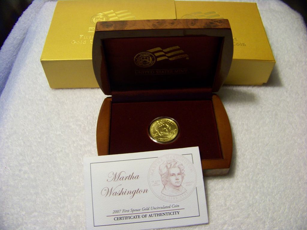 Martha Washington 2007 First Spouse Gold Coin & Box Martha Washington 2007 First Spouse Gold Coin & Box