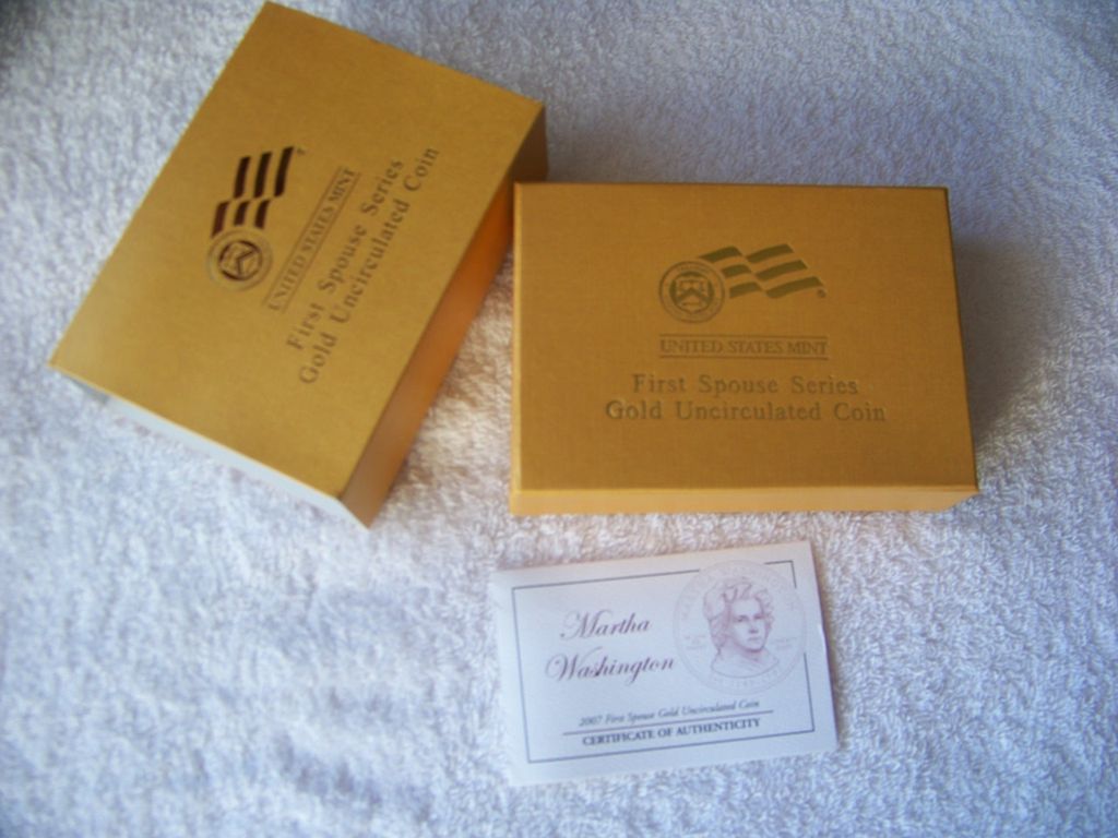 Martha Washington 2007 First Spouse Gold Coin & Box Martha Washington 2007 First Spouse Gold Coin & Box