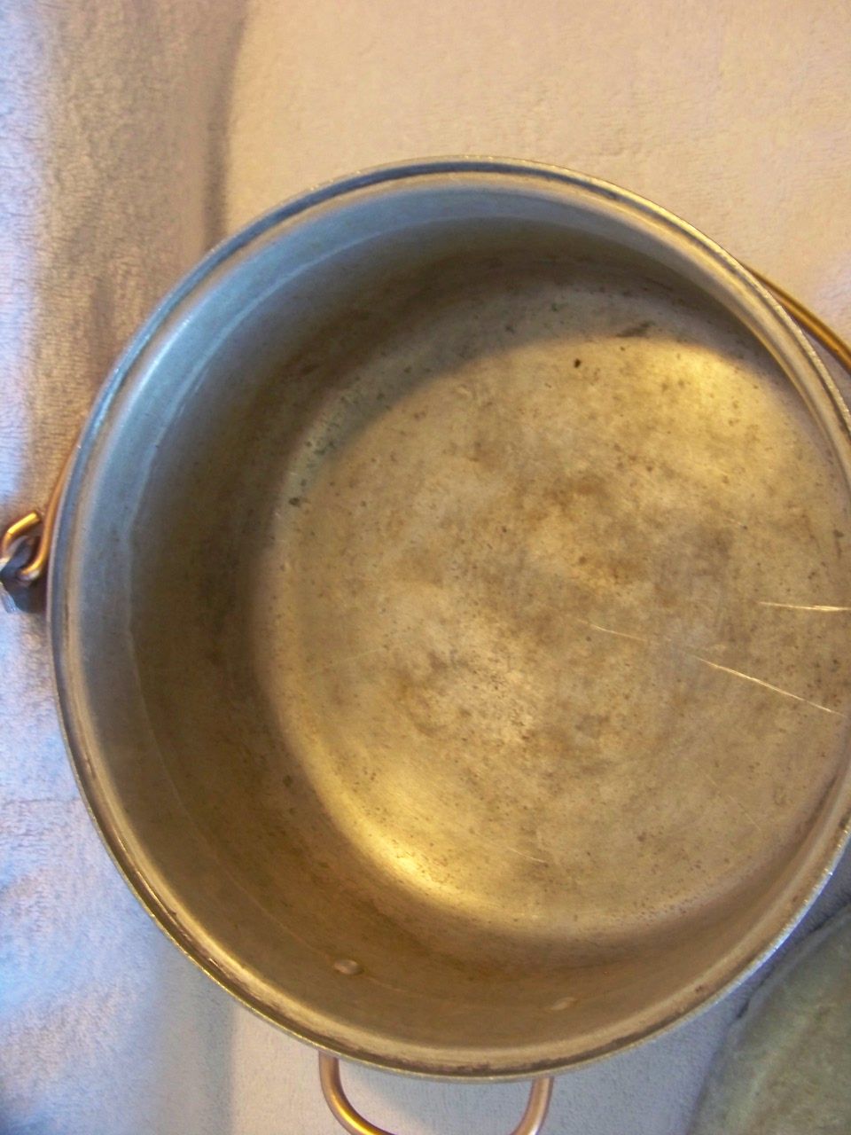 Aluminum Pan W Copper Covered Handles & Lid Aluminum Pan W Copper Covered Handles & Lid