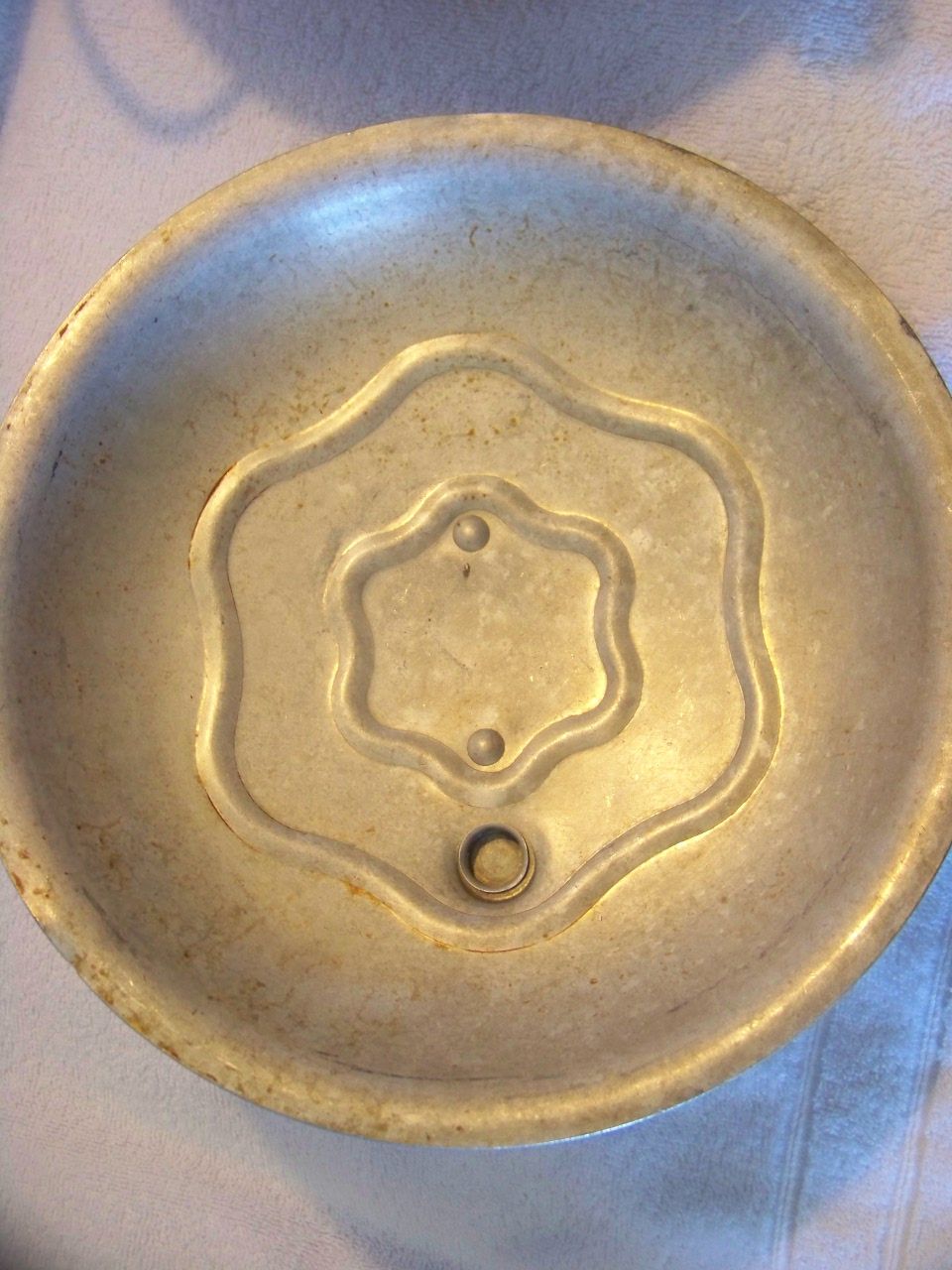 Aluminum Pan W Copper Covered Handles & Lid Aluminum Pan W Copper Covered Handles & Lid