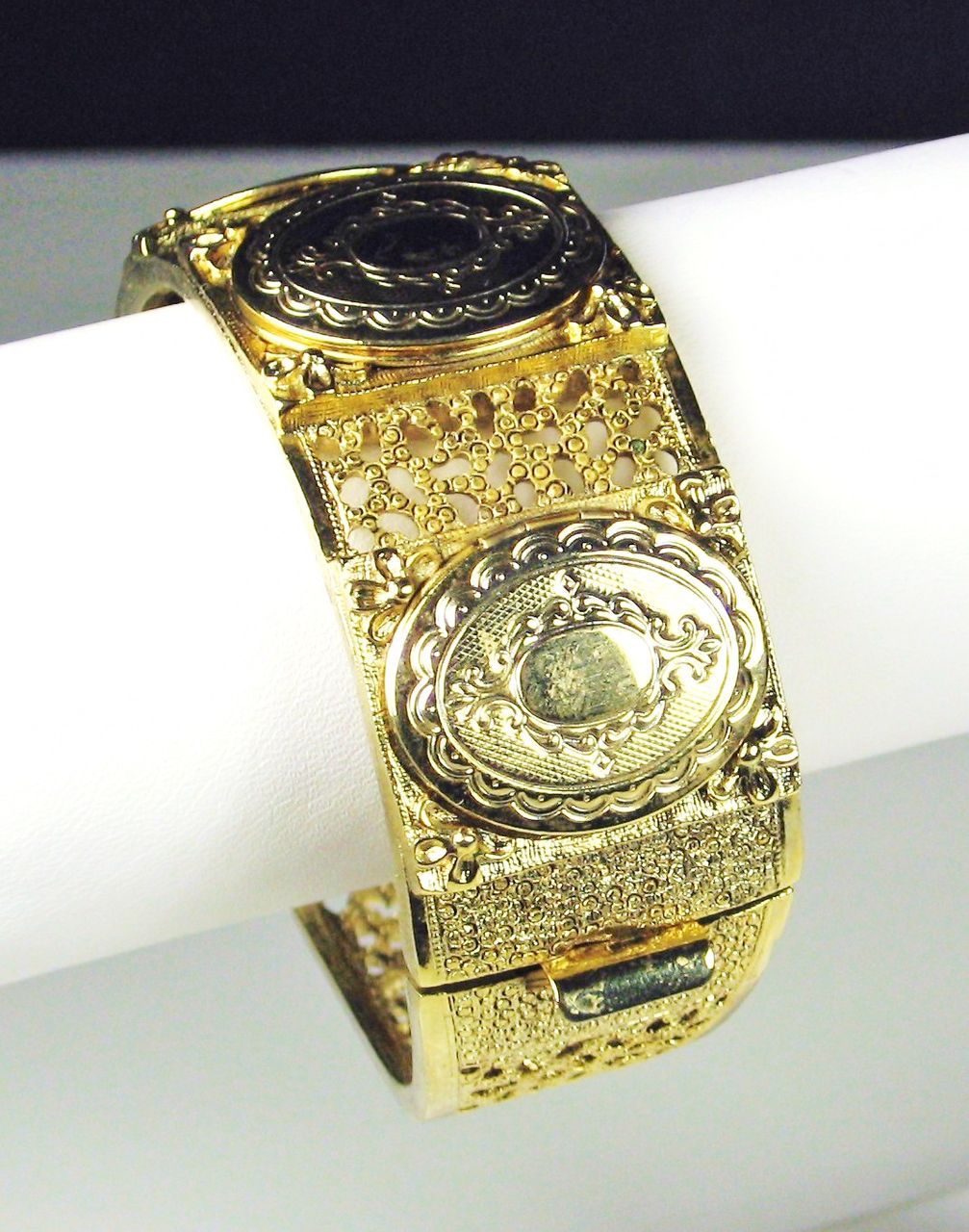 Vintage Hattie Carnegie Locket Bracelet Vintage Hattie Carnegie Locket Bracelet