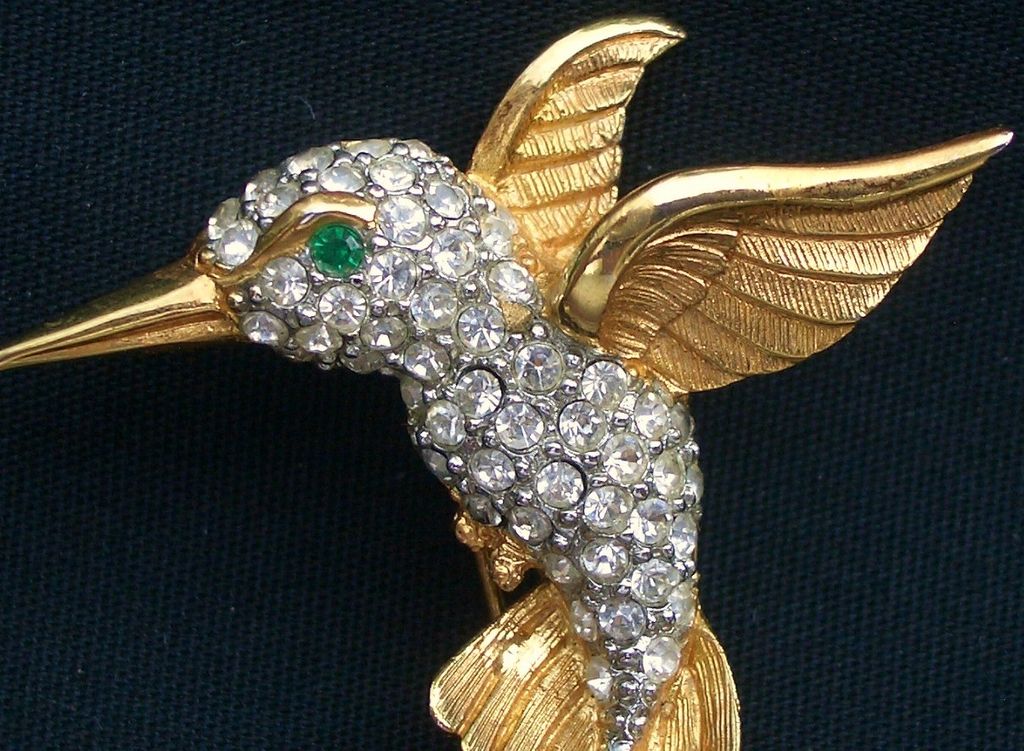 Hummingbird Pin Clear Rhinestones Embellished Gold Tone Hummingbird Pin Clear Rhinestones Embellished Gold Tone