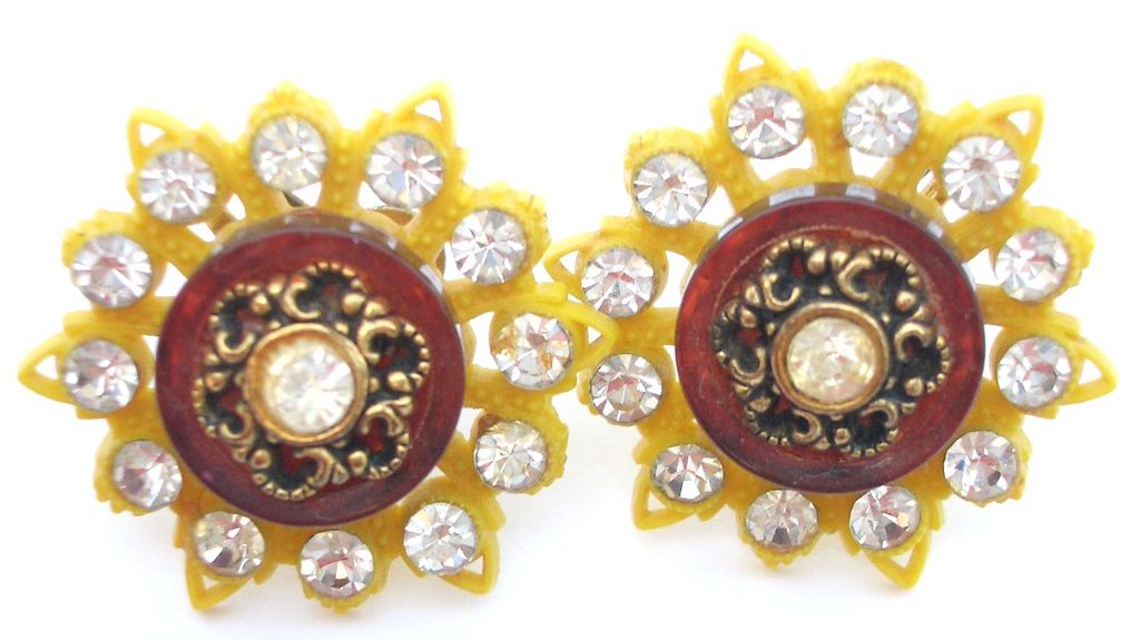 Vintage Yellow Plastic Earrings with Rhinestone Accents Screw backs Vintage Yellow Plastic Earrings with Rhinestone Accents Screw backs