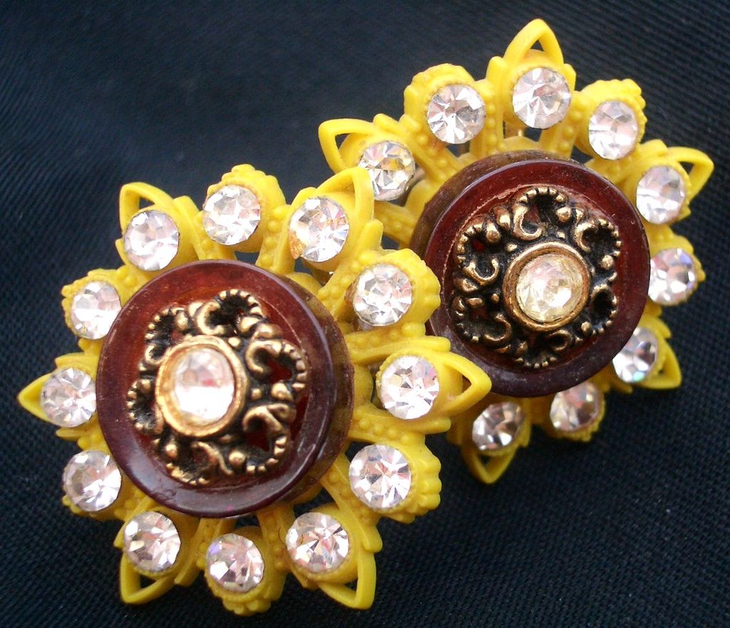 Vintage Yellow Plastic Earrings with Rhinestone Accents Screw backs Vintage Yellow Plastic Earrings with Rhinestone Accents Screw backs