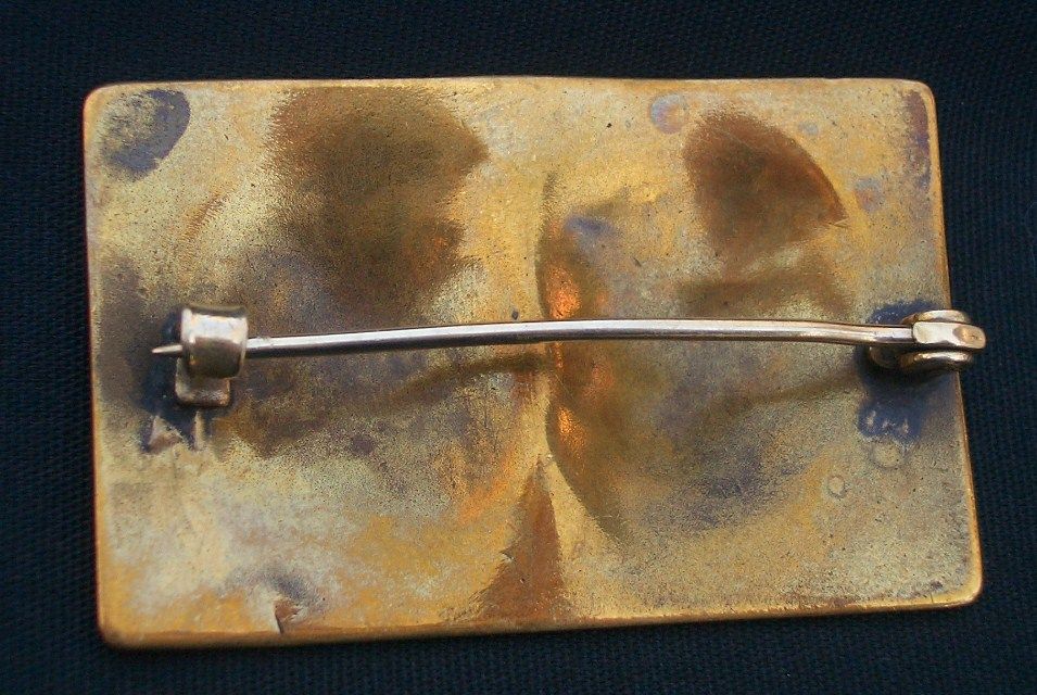 Vintage Brass Pin Flowers with Etching Vintage Brass Pin Flowers with Etching