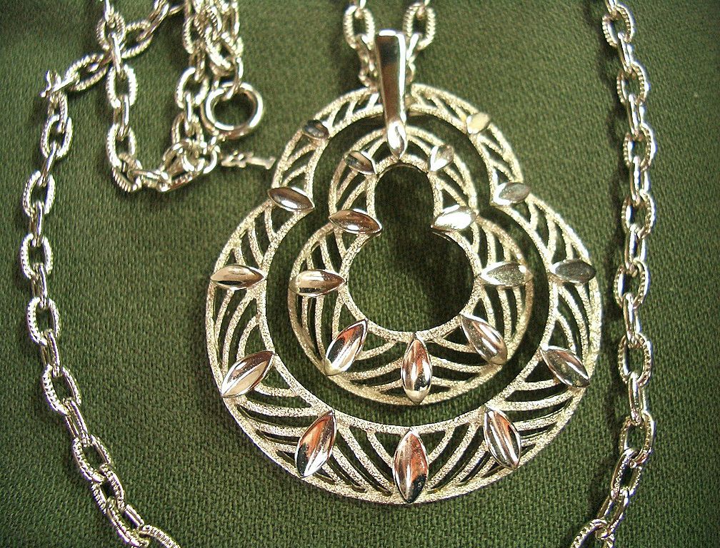 Silver Tone Trifari Crown Necklace with Pendant Silver Tone Trifari Crown Necklace with Pendant