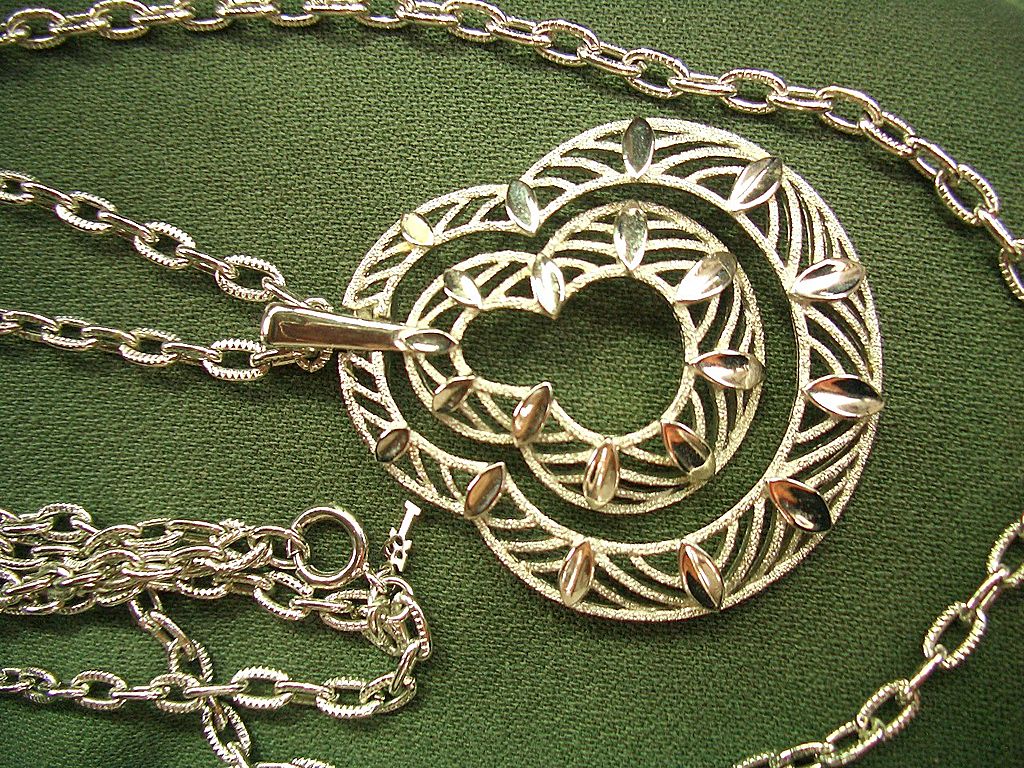 Silver Tone Trifari Crown Necklace with Pendant Silver Tone Trifari Crown Necklace with Pendant