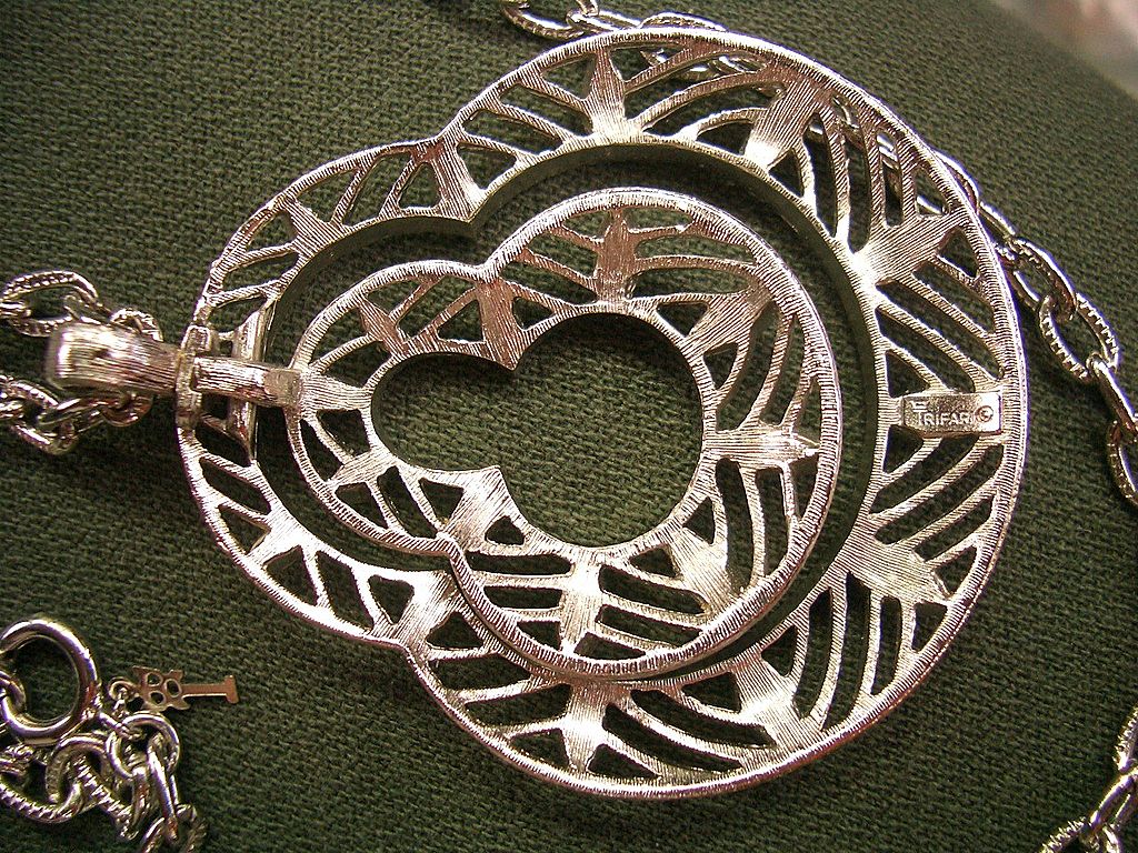 Silver Tone Trifari Crown Necklace with Pendant Silver Tone Trifari Crown Necklace with Pendant