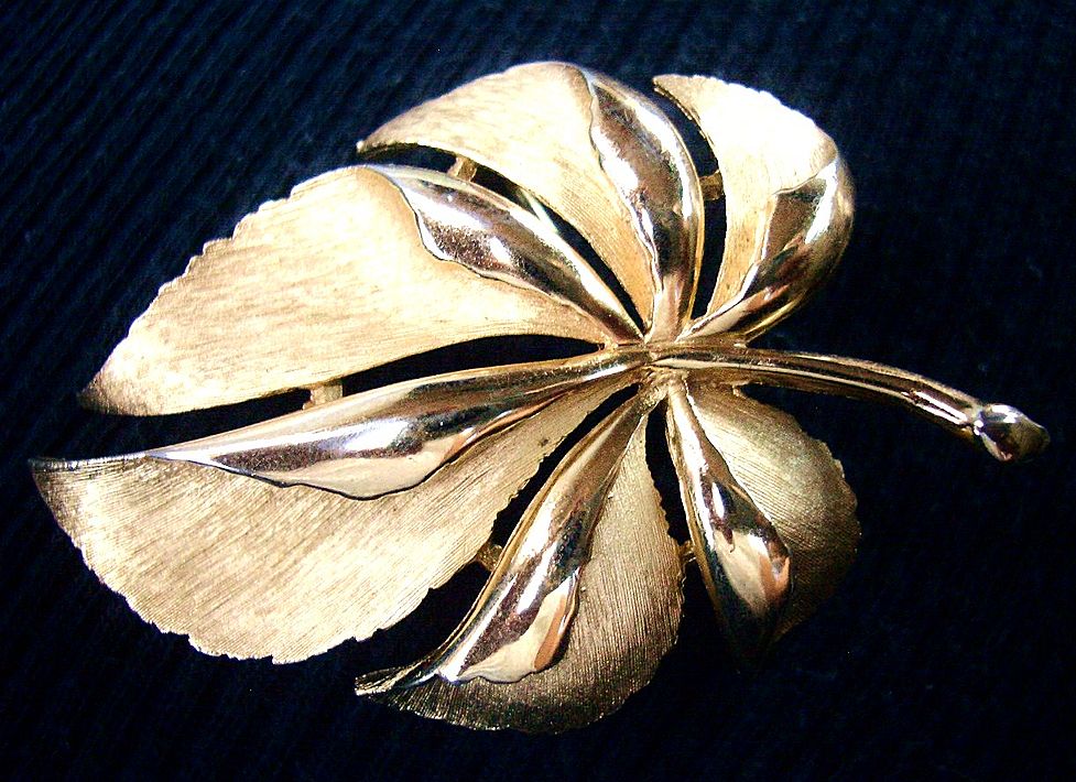 Trifari Gold Tone Leaf Pin signed with the Crown Trifari Gold Tone Leaf Pin signed with the Crown
