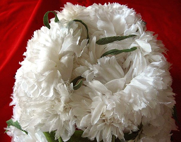 Vintage White Flower Hat with Green Ribbons Vintage White Flower Hat with Green Ribbons