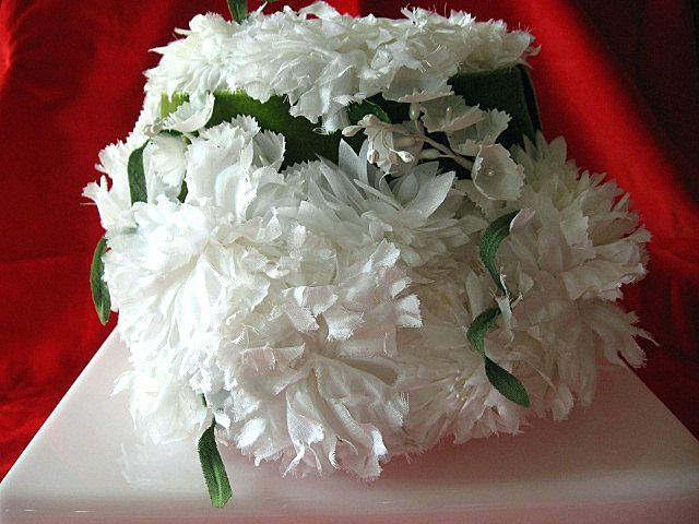 Vintage White Flower Hat with Green Ribbons Vintage White Flower Hat with Green Ribbons