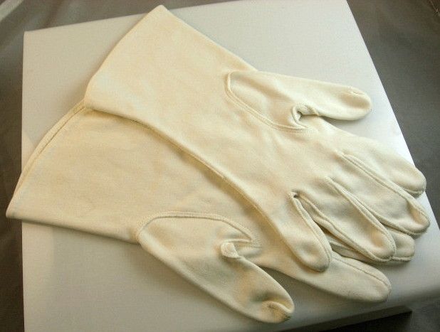 White Cotton Ladies Gloves White Cotton Ladies Gloves