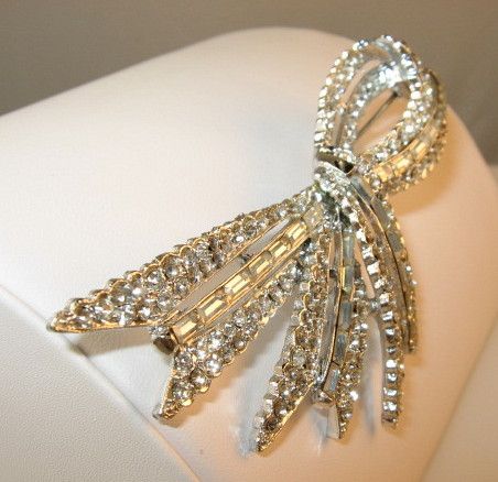 Huge Pell Dazzling Rhinestone Bow Brooch Huge Pell Dazzling Rhinestone Bow Brooch