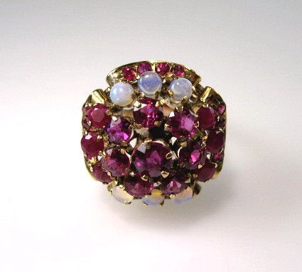 3.32ct Opal and Ruby 14K Gold Princess Ring 3.32ct Opal and Ruby 14K Gold Princess Ring