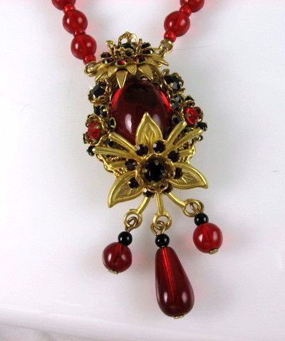Red Glass and Golden Flower Drippy Necklace Earring Set Red Glass and Golden Flower Drippy Necklace Earring Set
