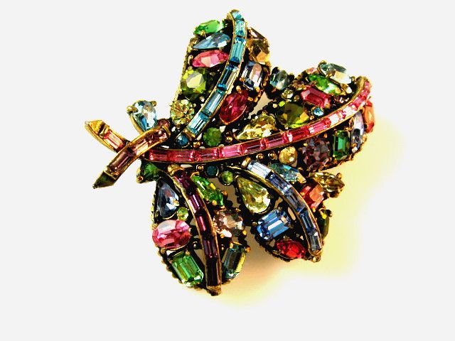Large Hollycraft 1955 Pastel Brooch Large Hollycraft 1955 Pastel Brooch