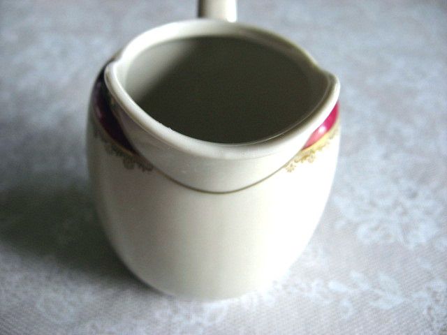 Hutschenreuther Selb Bavaria Turvel Creamer Hutschenreuther Selb Bavaria Turvel Creamer
