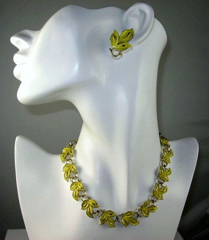 Lovely Coro Yellow Enamel Leaf Necklace and Earring Set Lovely Coro Yellow Enamel Leaf Necklace and Earring Set