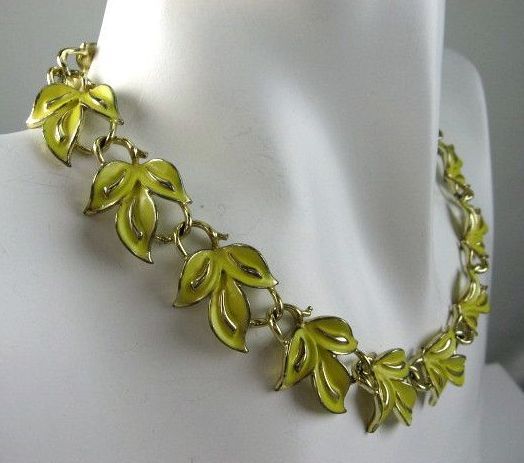 Lovely Coro Yellow Enamel Leaf Necklace and Earring Set Lovely Coro Yellow Enamel Leaf Necklace and Earring Set