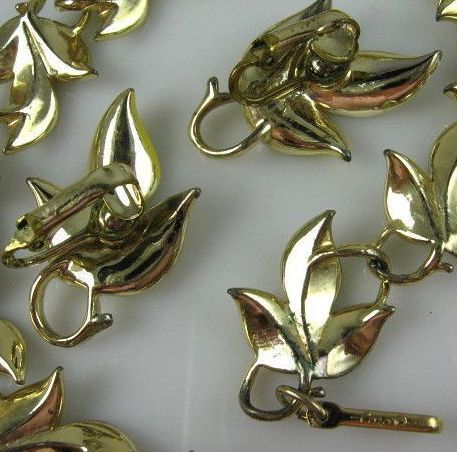 Lovely Coro Yellow Enamel Leaf Necklace and Earring Set Lovely Coro Yellow Enamel Leaf Necklace and Earring Set