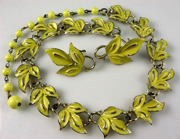 Lovely Coro Yellow Enamel Leaf Necklace and Earring Set Lovely Coro Yellow Enamel Leaf Necklace and Earring Set