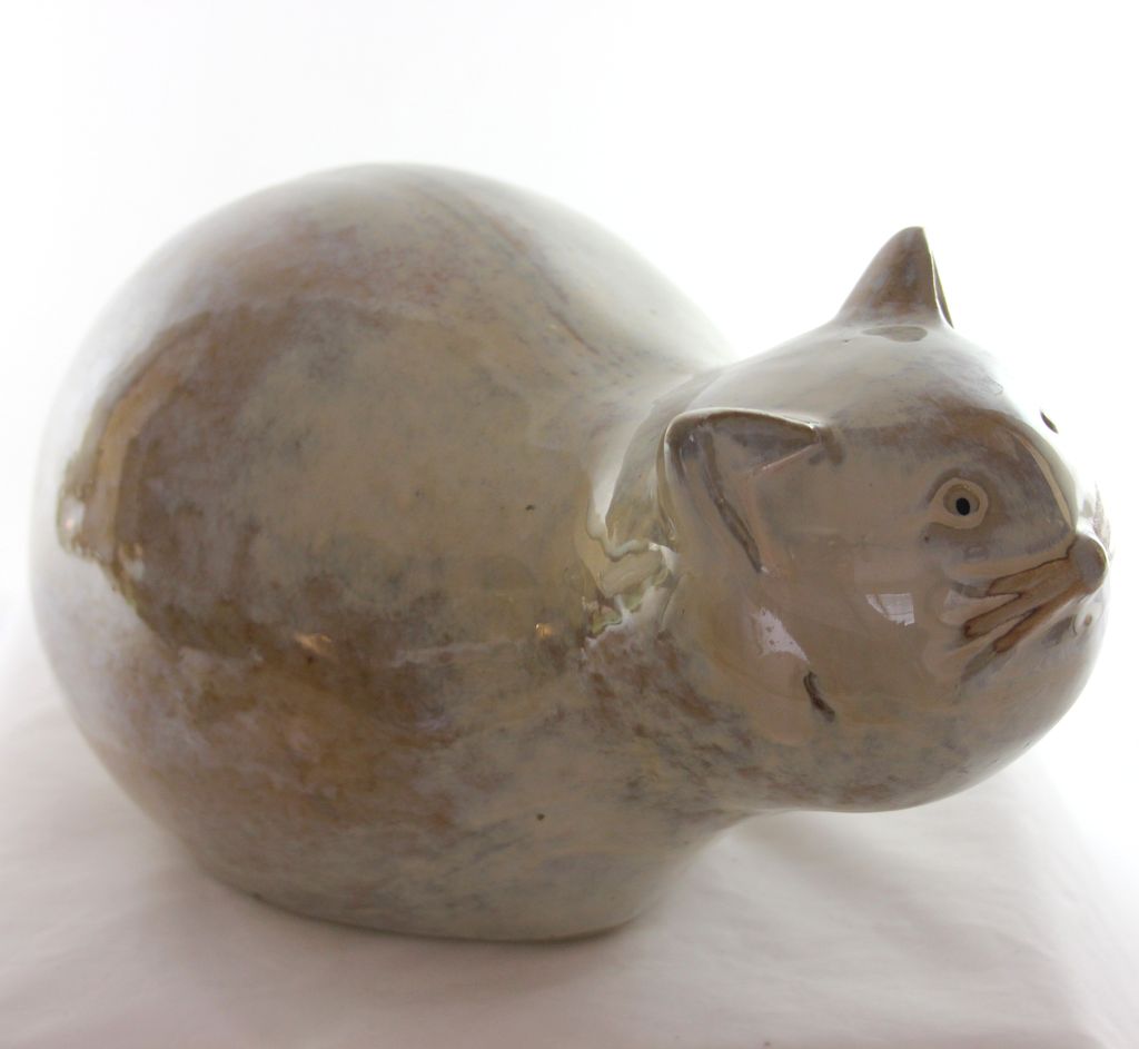 Art Pottery/Ceramic Cat Sculpture, Statue Art Pottery/Ceramic Cat Sculpture, Statue