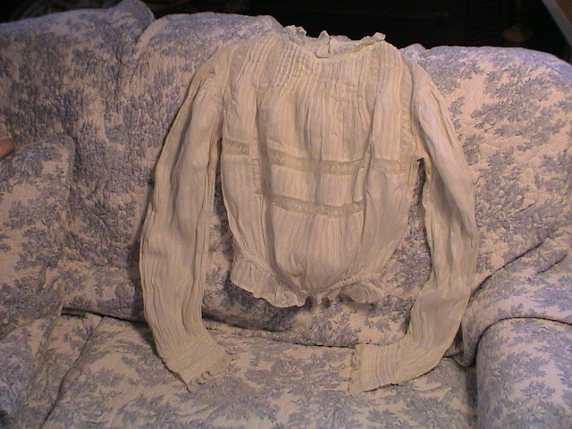 Very Small Authentic 1890's Blouse Very Small Authentic 1890's Blouse