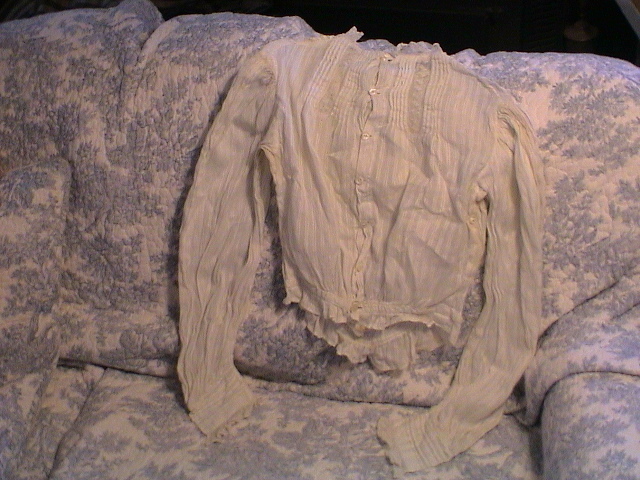 Very Small Authentic 1890's Blouse Very Small Authentic 1890's Blouse