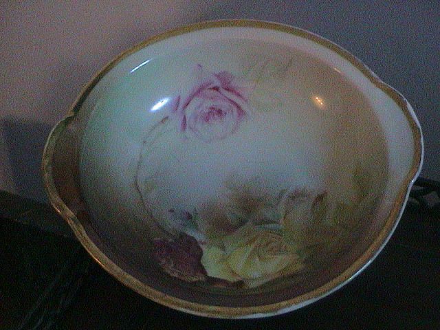 4 Berrie Dishes Thomas Sevres Bavaria - Artist signed 4 Berrie Dishes Thomas Sevres Bavaria - Artist signed