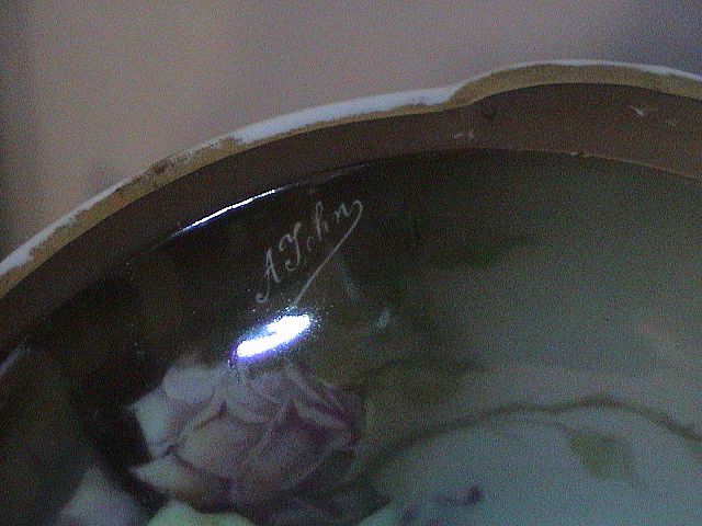 4 Berrie Dishes Thomas Sevres Bavaria - Artist signed 4 Berrie Dishes Thomas Sevres Bavaria - Artist signed