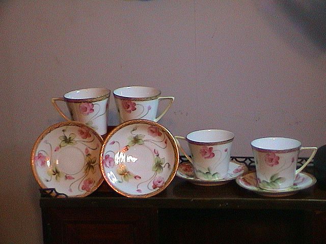 4 Nippon Floral Deco Gold Trimmed Cups And Saucers 4 Nippon Floral Deco Gold Trimmed Cups And Saucers