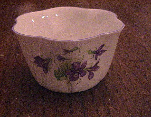 Shelley Violets Fine Bone China --- Sugar Bowl Shelley Violets Fine Bone China --- Sugar Bowl