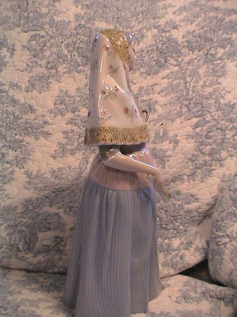 Lladro Lady Figurine Lladro Lady Figurine
