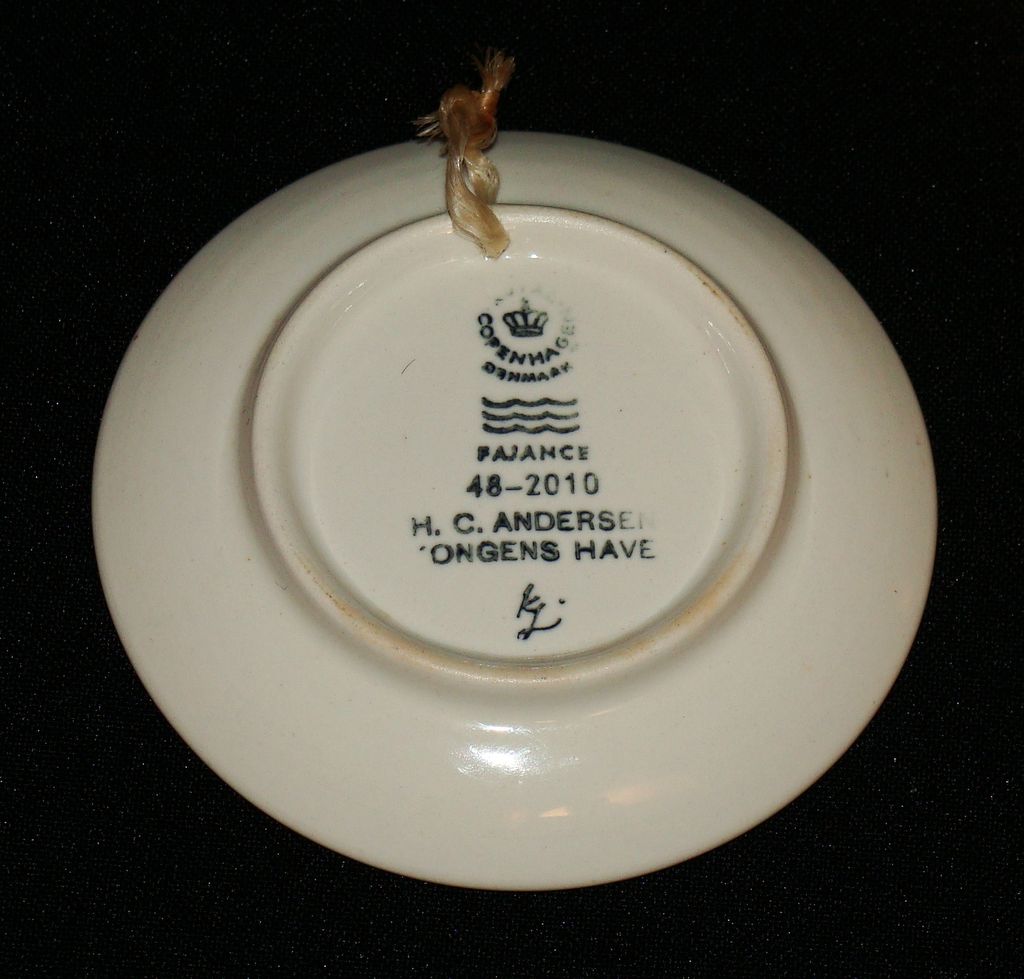 Royal Copenhagen 2010 Plaquette Mini Plates, Set of 3 Royal Copenhagen 2010 Plaquette Mini Plates, Set of 3