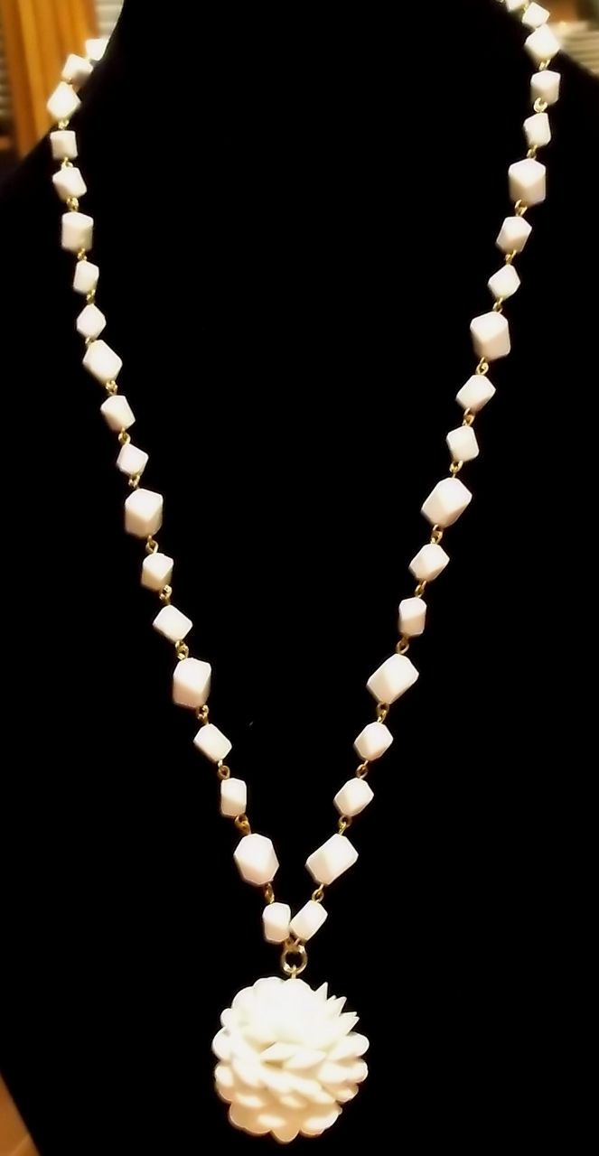 Vintage CORO White Abstract Lucite Cubist Necklace & Margarita Round Pendant Vintage CORO White Abstract Lucite Cubist Necklace & Margarita Round Pendant