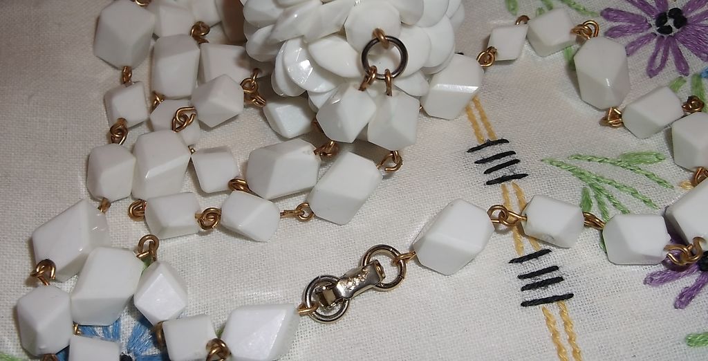 Vintage CORO White Abstract Lucite Cubist Necklace & Margarita Round Pendant Vintage CORO White Abstract Lucite Cubist Necklace & Margarita Round Pendant