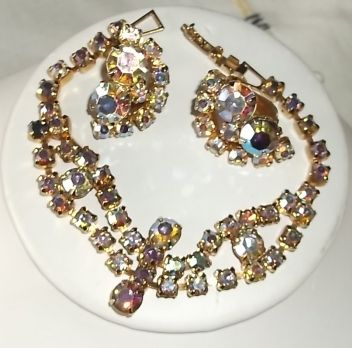 Stunning Vintage Aurora Borealis Rhinestone Goldtone Bracelet & Clip Earrings Stunning Vintage Aurora Borealis Rhinestone Goldtone Bracelet & Clip Earrings