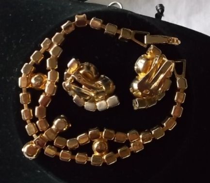Stunning Vintage Aurora Borealis Rhinestone Goldtone Bracelet & Clip Earrings Stunning Vintage Aurora Borealis Rhinestone Goldtone Bracelet & Clip Earrings