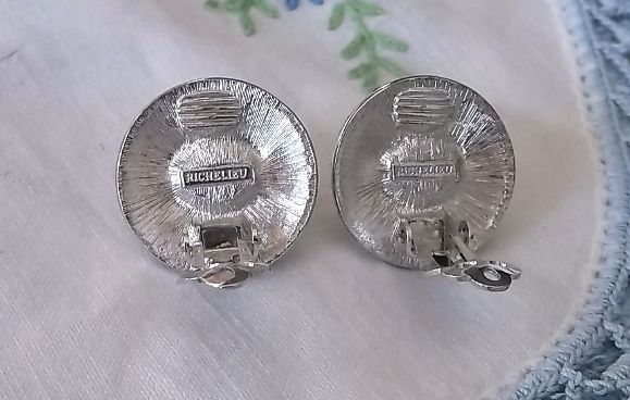 Vintage 1950s/60s Richelieu Faux Pearl Diamante Silvertone Clip Earrings NICE Vintage 1950s/60s Richelieu Faux Pearl Diamante Silvertone Clip Earrings NICE