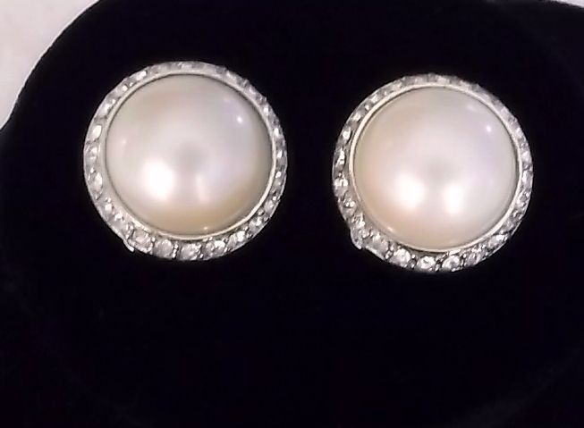 Vintage 1950s/60s Richelieu Faux Pearl Diamante Silvertone Clip Earrings NICE Vintage 1950s/60s Richelieu Faux Pearl Diamante Silvertone Clip Earrings NICE
